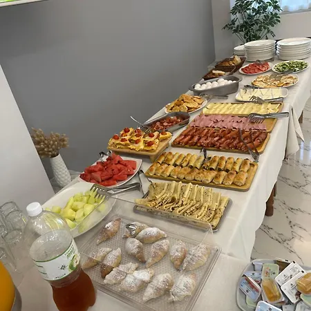Alga فندق Velipojë